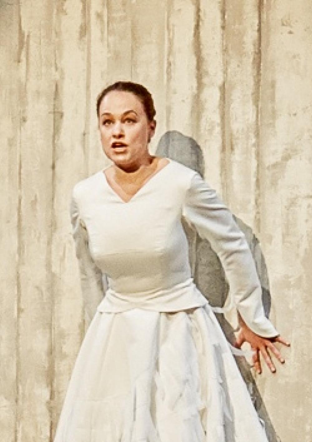 Eva Bauchmüller in "Peter und der Wolf", (c)  Judith Buss